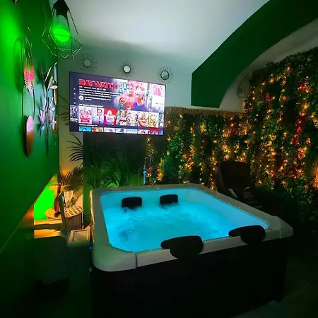 Hodinový hotel Darlyn Wellness Con Idromassaggio E Cinema Privato Pavone Canavese