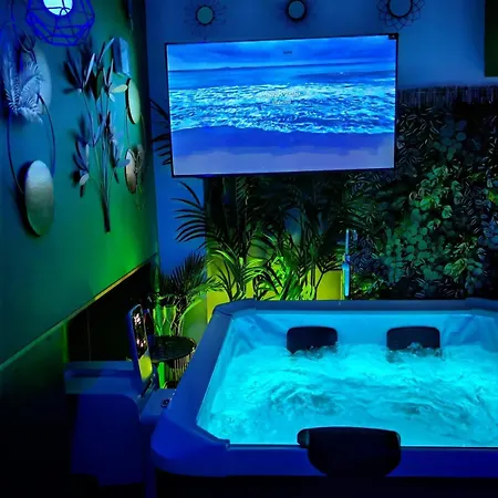 Darlyn Wellness Con Idromassaggio E Cinema Privato Hodinový hotel